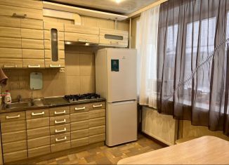 Продаю 1-ком. квартиру, 35 м2, Мурманск, проспект Кирова, 23