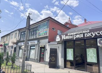 Сдаю 2-ком. квартиру, 120 м2, Махачкала, улица Магомедтагирова, 22, Кировский внутригородской район