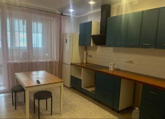 Сдача в аренду однокомнатной квартиры, 50 м2, Тюмень, улица Монтажников, 51, Восточный округ
