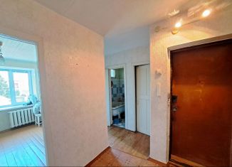 Продажа двухкомнатной квартиры, 40.6 м2, Кумертау, улица Горького, 12