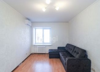 Двухкомнатная квартира на продажу, 80.2 м2, Тюмень, улица Демьяна Бедного, 98к4