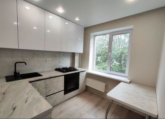 Продам 2-ком. квартиру, 50 м2, Киров, Производственная улица, 8к2