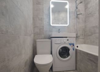 Продается 3-ком. квартира, 58 м2, Псков, Стахановская улица, 10