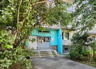 Продаю 1-ком. квартиру, 38.2 м2, Санкт-Петербург, проспект Энтузиастов, 28к1, метро Ладожская