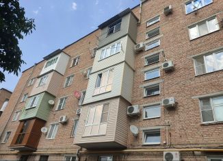 Продаю 3-комнатную квартиру, 63 м2, Моздок, Октябрьская улица, 43