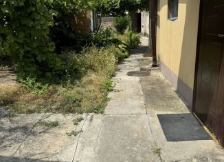 Продаю 2-ком. квартиру, 52 м2, Ставрополь, улица Ипатова, 31