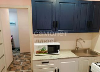 Продам 3-комнатную квартиру, 50 м2, Геленджик, улица Грибоедова, 50