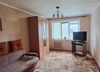 Продаю 1-ком. квартиру, 35.8 м2, Тихвин, микрорайон 1А, 7