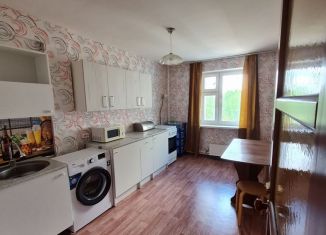 Продаю 2-ком. квартиру, 60 м2, Зеленодольск, улица Королёва, 15Б