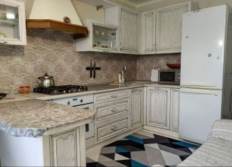 Сдам в аренду 1-комнатную квартиру, 45 м2, Уфа, улица Ахметова, 225