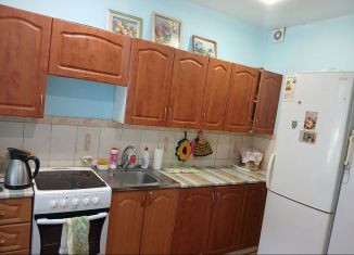 Продаю 3-ком. квартиру, 63 м2, Бийск, улица Владимира Короленко, 35