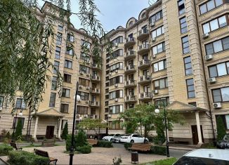 Продается 2-комнатная квартира, 100 м2, Дагестан, улица Дахадаева, 71Б