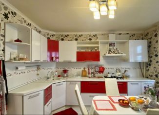 Продам двухкомнатную квартиру, 65.4 м2, Орёл, улица Достоевского, 5