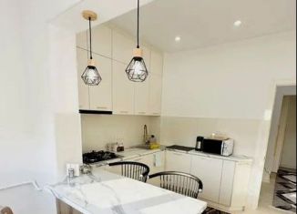 Сдаю 2-ком. квартиру, 60 м2, Москва, Кастанаевская улица, 17, ЗАО