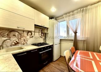 Продажа трехкомнатной квартиры, 64 м2, Челябинск, улица Молодогвардейцев, 22, Курчатовский район