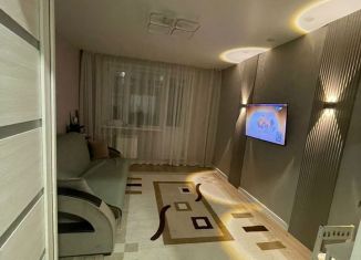 Продается двухкомнатная квартира, 48 м2, Екатеринбург, улица Ломоносова, 44