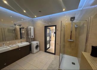 Продаю трехкомнатную квартиру, 120 м2, Москва, метро Минская, улица Улофа Пальме, 7