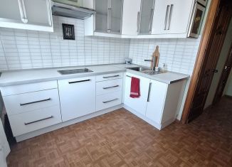 Продам 2-комнатную квартиру, 54 м2, Ульяновск, Ульяновский проспект, 13