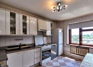 Продается 3-комнатная квартира, 72 м2, Краснодарский край, улица Академика Пустовойта, 8