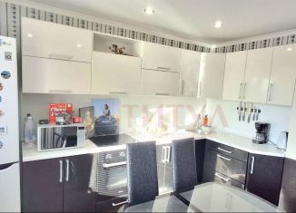 Продаю 1-ком. квартиру, 35 м2, Старый Оскол, бульвар Дружбы, 8