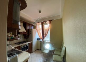3-комнатная квартира в аренду, 73.2 м2, Нижний Новгород, Варварская улица, 44
