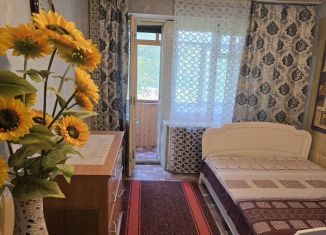 Продается 2-комнатная квартира, 44.8 м2, Алексин, улица 50 лет Советской Армии, 19