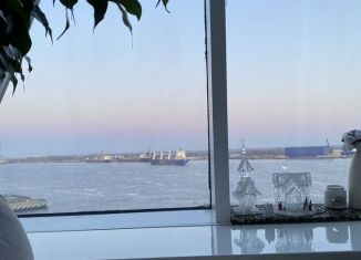 Продажа трехкомнатной квартиры, 57 м2, Архангельск, набережная Северной Двины, 52к2