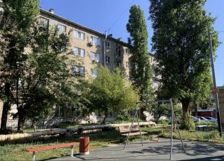 Сдается в аренду однокомнатная квартира, 31 м2, Саратов, улица имени Г.К. Орджоникидзе, 8