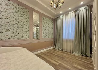 Сдам в аренду четырехкомнатную квартиру, 105 м2, Москва, улица Коштоянца, 20к1, ЗАО