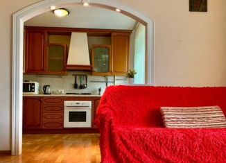 Сдам 3-ком. квартиру, 80 м2, Республика Башкортостан, улица Гафури, 103