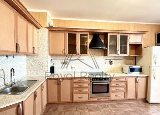 Продается 2-комнатная квартира, 80 м2, Санкт-Петербург, Богатырский проспект, 59к3, метро Беговая