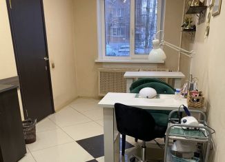 Аренда помещения свободного назначения, 17 м2, Тюмень, улица Республики, 192