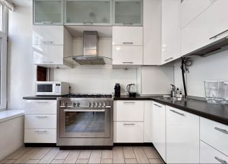 Сдается в аренду 3-комнатная квартира, 65 м2, Санкт-Петербург, Социалистическая улица, 9