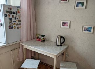 Сдаю двухкомнатную квартиру, 41 м2, Екатеринбург, Уральская улица, 2