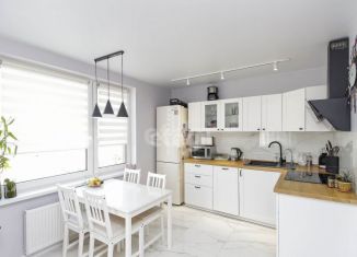 Продам трехкомнатную квартиру, 61 м2, Тюмень, ЖК Скандиа Квартал у Озера, Стройотрядовская улица, 12