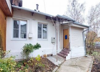 Продам 2-ком. квартиру, 42 м2, Калуга, Новаторская улица, 9