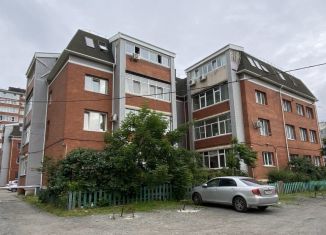 Продается трехкомнатная квартира, 79.2 м2, Приморский край, улица Адмирала Кузнецова, 86