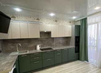 Продаю 2-ком. квартиру, 43.2 м2, Березники, Прикамская улица, 7