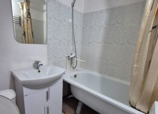 Сдается 1-комнатная квартира, 38 м2, Йошкар-Ола, улица Эшкинина, 2, микрорайон Сомбатхей