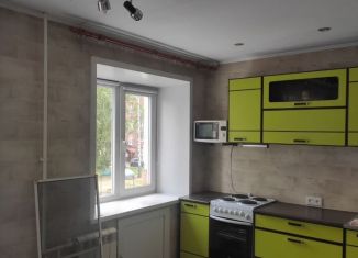 Продаю 1-комнатную квартиру, 30 м2, Осинники, улица Революции, 5