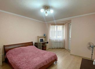 Сдача в аренду однокомнатной квартиры, 46 м2, Армавир, улица Кропоткина, 42