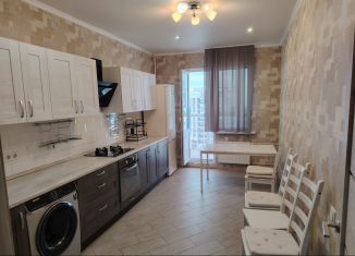 Сдаю в аренду 2-ком. квартиру, 67.2 м2, Тверь, Планерная улица, 4