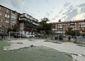 Продаю 3-ком. квартиру, 80 м2, Махачкала, улица Магомета Гаджиева, 194