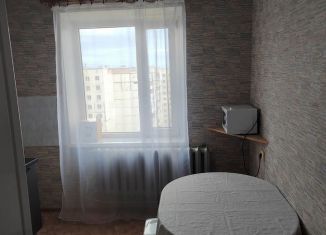 Трехкомнатная квартира в аренду, 66 м2, Тобольск, микрорайон 7А, 39/2