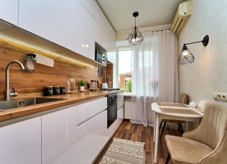 Продается двухкомнатная квартира, 60 м2, Краснодар, улица Мира, 49, улица Мира