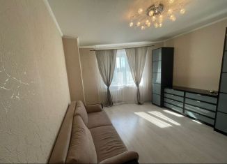 Сдам однокомнатную квартиру, 40 м2, Казань, улица Маршала Чуйкова