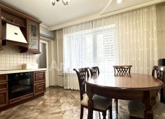 Продаю 3-ком. квартиру, 102 м2, Ростов-на-Дону, улица 27-я Линия, 16/3