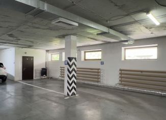 Продаю машиноместо, 30 м2, Омская область, Сенная улица, 30