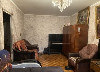 Сдаю в аренду 2-ком. квартиру, 42 м2, Орехово-Зуево, улица Урицкого, 50