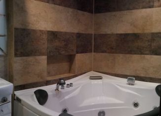 Продам 3-комнатную квартиру, 68 м2, Бахчисарай, улица Мира, 2